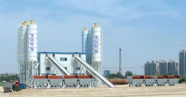 混凝土搅拌站现场安装设备图